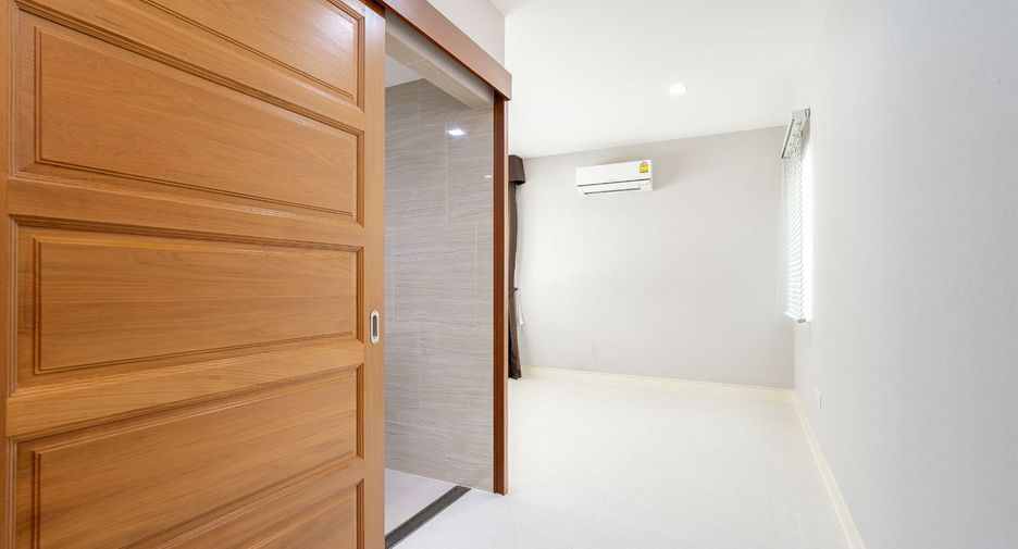 For sale 4 bedrooms house in Bang Kruai, Nonthaburi