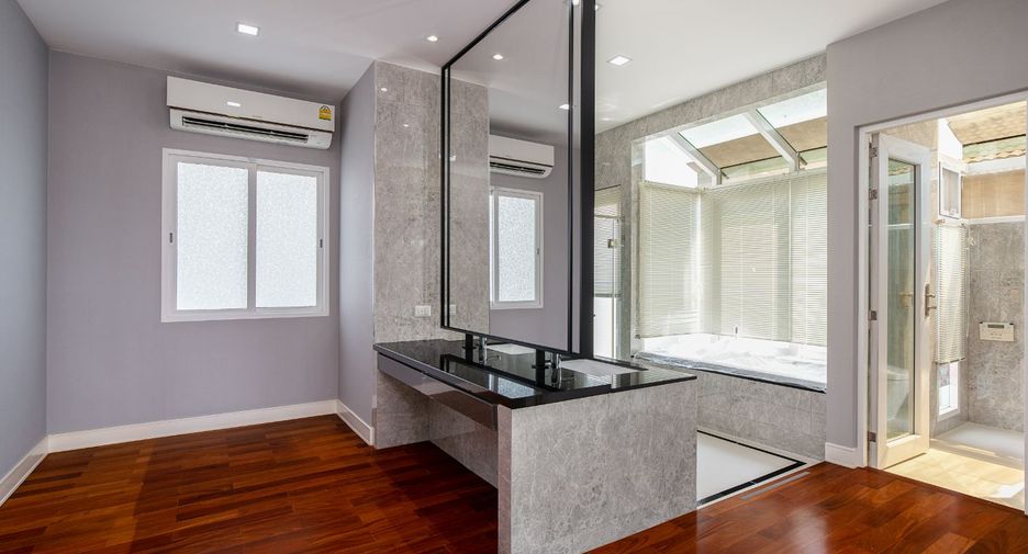 For sale 4 bedrooms house in Bang Kruai, Nonthaburi