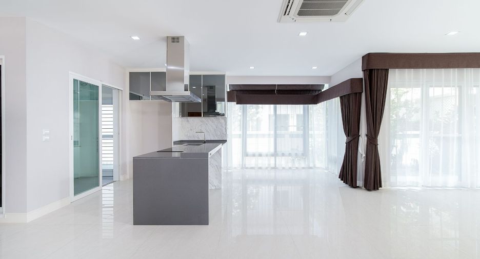 For sale 4 bedrooms house in Bang Kruai, Nonthaburi