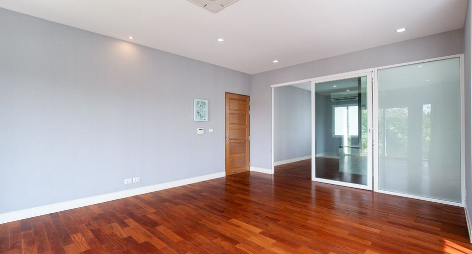 For sale 4 bedrooms house in Bang Kruai, Nonthaburi