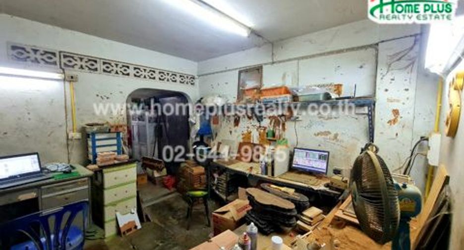 For sale retail Space in Bang Na, Bangkok