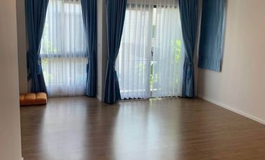 出租 和 出售 4 卧室 独立屋 在 Prawet, 曼谷