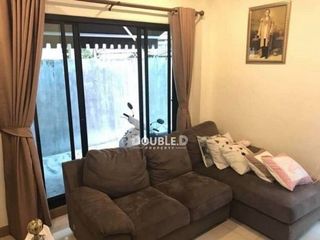 For sale 6 Beds house in Din Daeng, Bangkok