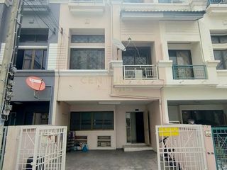 Reihenhaus zur Miete mit 3 Zimmer in Wang Thonglang, Bangkok