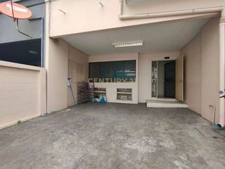 Reihenhaus zur Miete mit 3 Zimmer in Wang Thonglang, Bangkok
