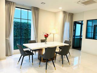 For rent 4 bed condo in Saphan Sung, Bangkok