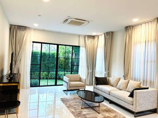 For rent 4 bed condo in Saphan Sung, Bangkok