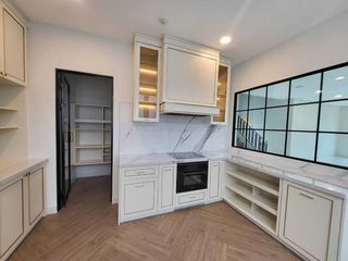 For rent 4 bed condo in Saphan Sung, Bangkok
