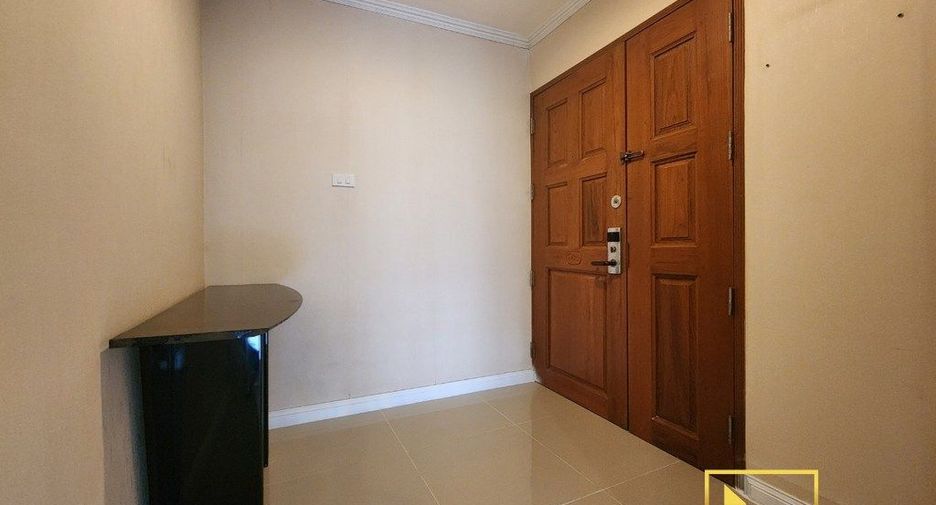For rent 2 ベッドルーム condo in Watthana, Bangkok