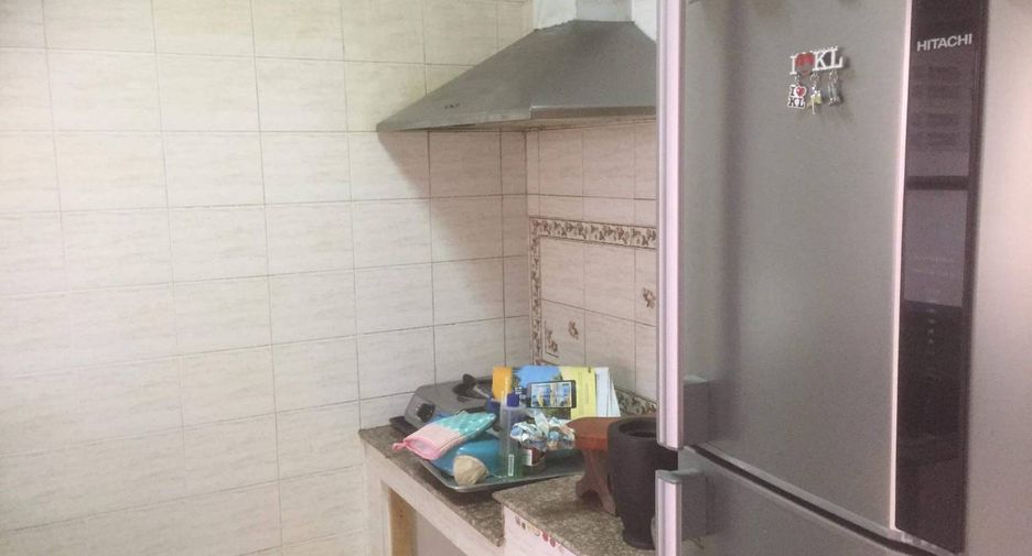 Haus zum Kauf mit 3 Zimmer in Khlong Sam Wa, Bangkok