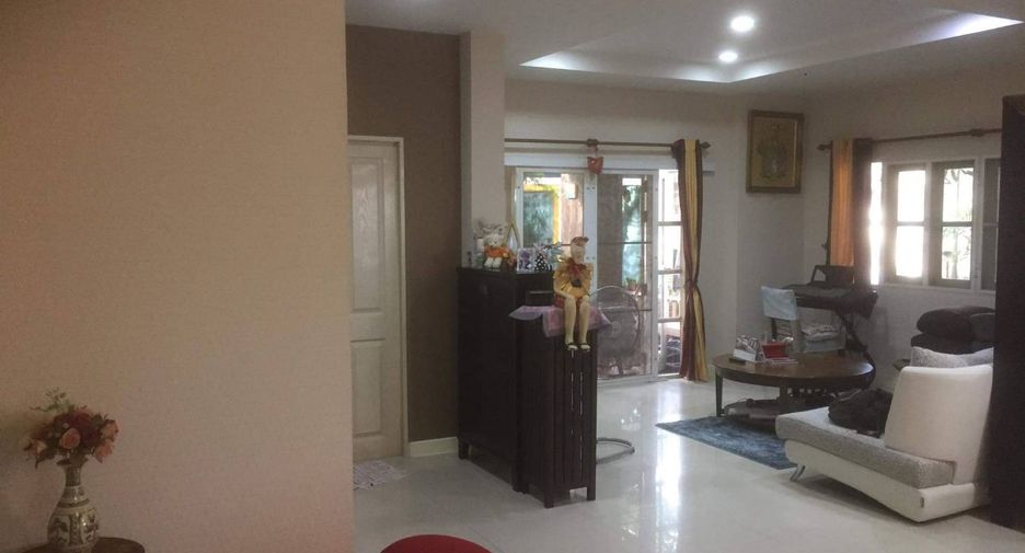 Haus zum Kauf mit 3 Zimmer in Khlong Sam Wa, Bangkok