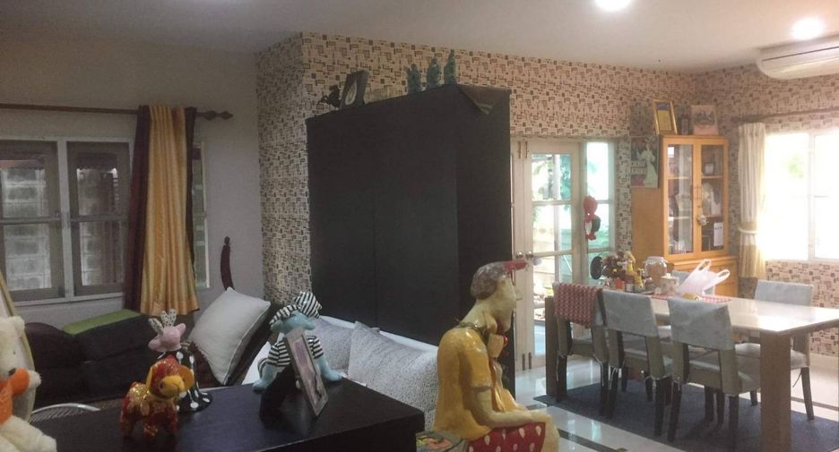 Haus zum Kauf mit 3 Zimmer in Khlong Sam Wa, Bangkok