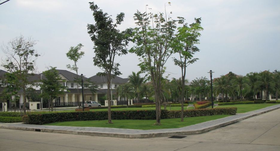 Haus zum Kauf mit 3 Zimmer in Khlong Sam Wa, Bangkok