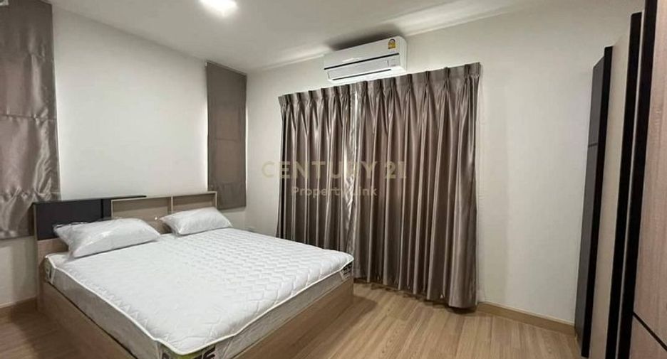 For rent 3 bedrooms townhouse in Wang Thonglang, Bangkok