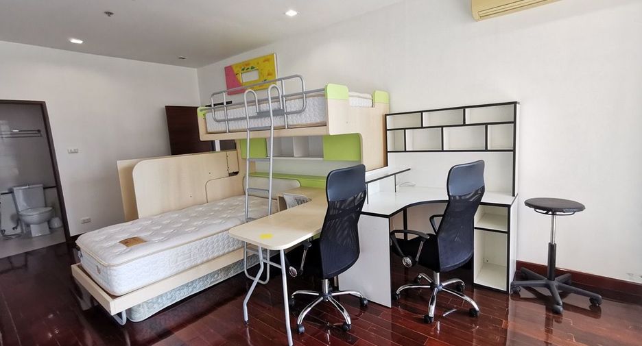 Condo en alquiler de 4 habitaciones en Watthana, Bangkok