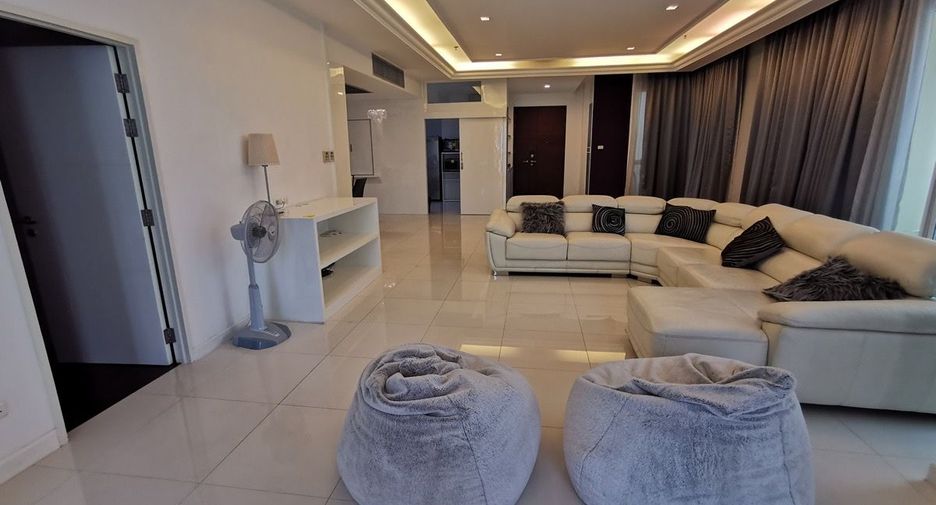 Condo en alquiler de 4 habitaciones en Watthana, Bangkok