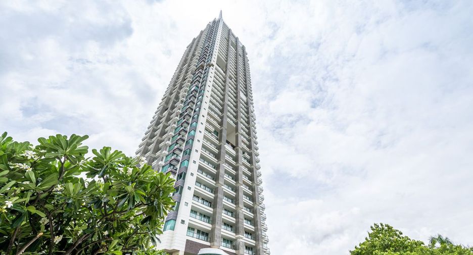 For sale 4 bed apartment in Jomtien, Pattaya