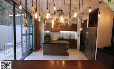 For sale 2 bedrooms townhouse in Watthana, Bangkok