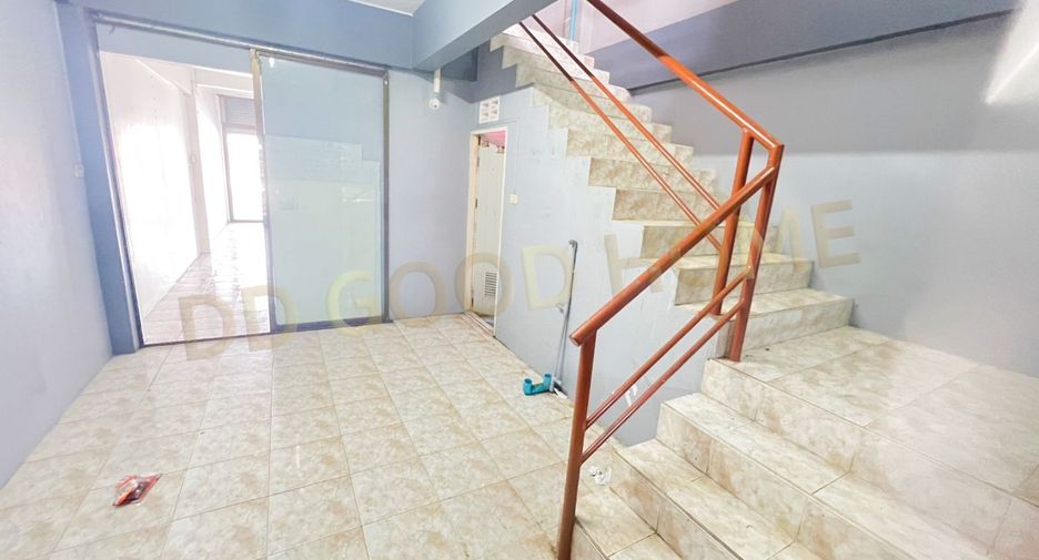 For sale 3 ベッドルーム retail Space in Mueang Phetchaburi, Phetchaburi