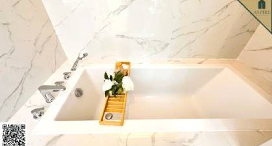 For rent and for sale 2 bedrooms condo in Pathum Wan, Bangkok