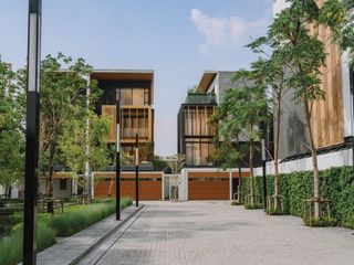 For sale 8 bed office in Lat Phrao, Bangkok