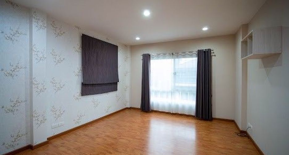 For sale 6 bedrooms house in Bang Yai, Nonthaburi