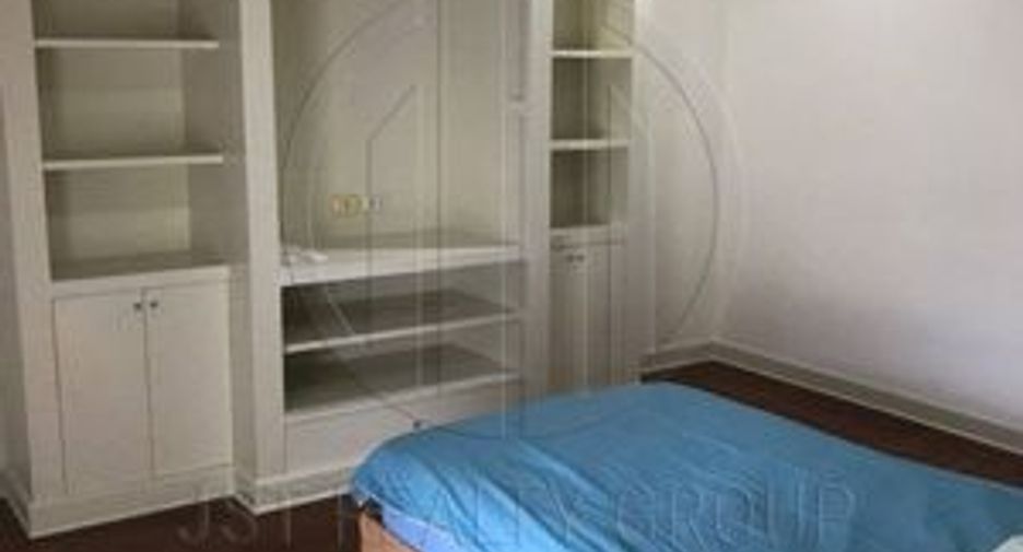 Casa adosada en venta de 4 habitaciones en Watthana, Bangkok