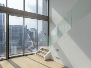 For sale 2 ベッドルーム condo in Khlong Toei, Bangkok