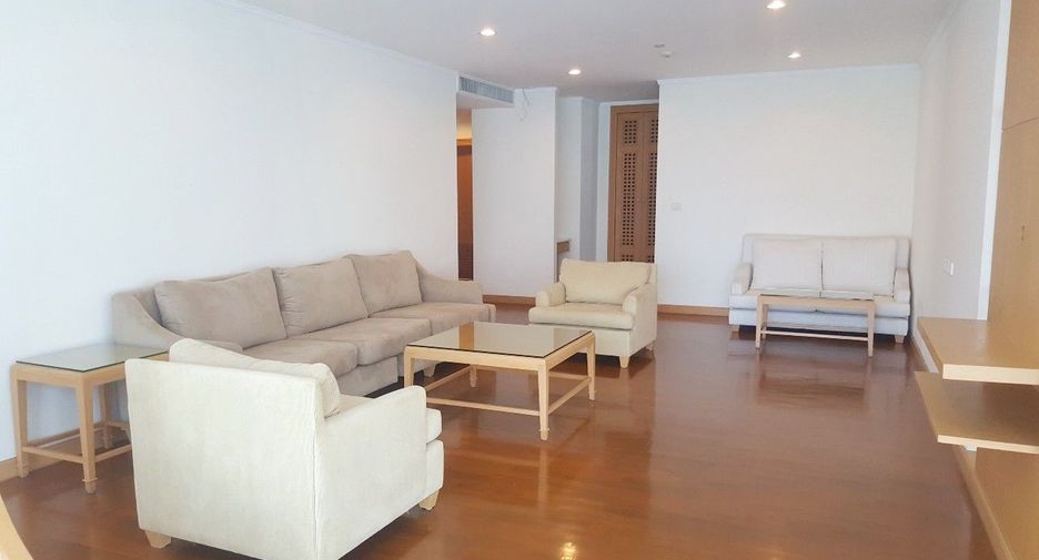 For rent 3 bedrooms condo in Khlong Toei, Bangkok