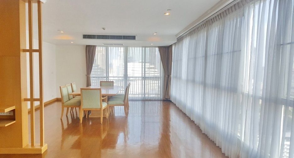For rent 3 bedrooms condo in Khlong Toei, Bangkok