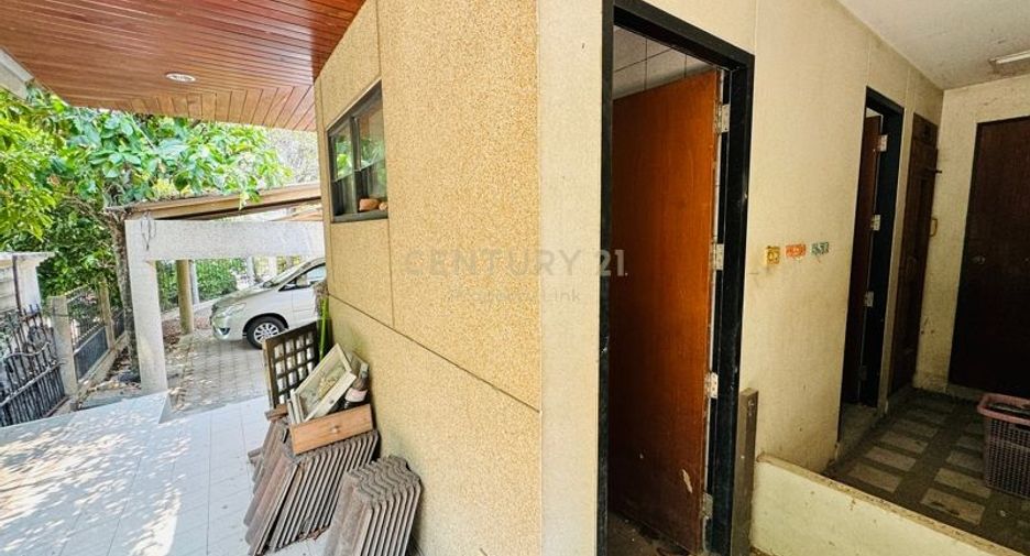 For rent and for sale 6 bed house in Taling Chan, Bangkok