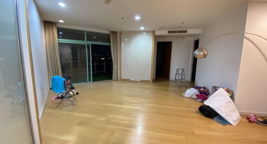 For sale 4 bedrooms condo in Bang Kho Laem, Bangkok