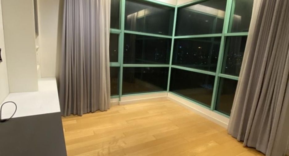 For sale 4 bedrooms condo in Bang Kho Laem, Bangkok