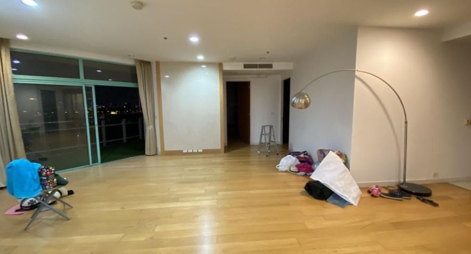 For sale 4 bedrooms condo in Bang Kho Laem, Bangkok