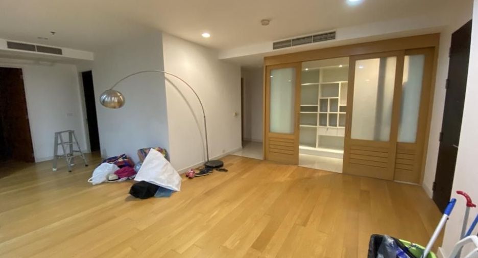 For sale 4 bedrooms condo in Bang Kho Laem, Bangkok