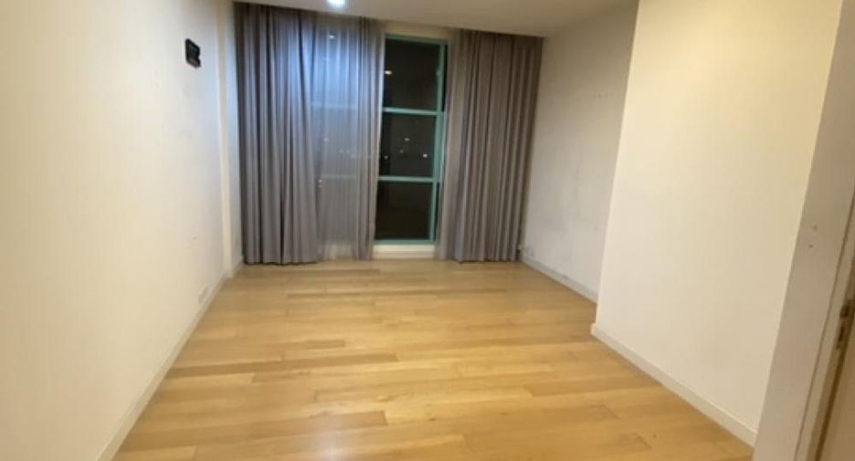 For sale 4 bedrooms condo in Bang Kho Laem, Bangkok