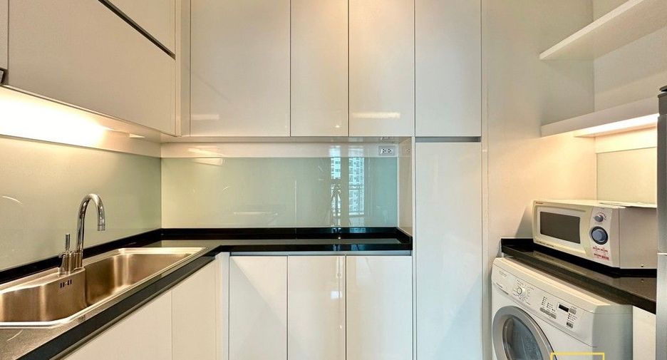 Condo en alquiler de 1 habitaciones en Khlong Toei, Bangkok