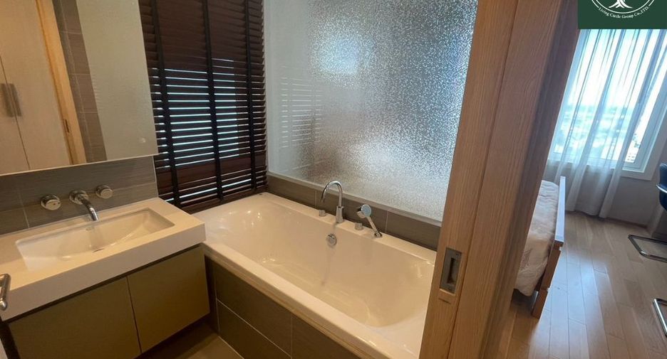 Condo en alquiler y en venta de 2 habitaciones en Khlong Toei, Bangkok