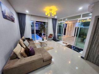 For sale 6 bed villa in South Pattaya, Pattaya