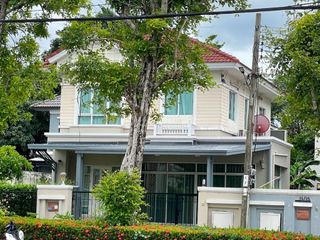Casa en alquiler y en venta de 3 habitaciones en Lat Krabang, Bangkok