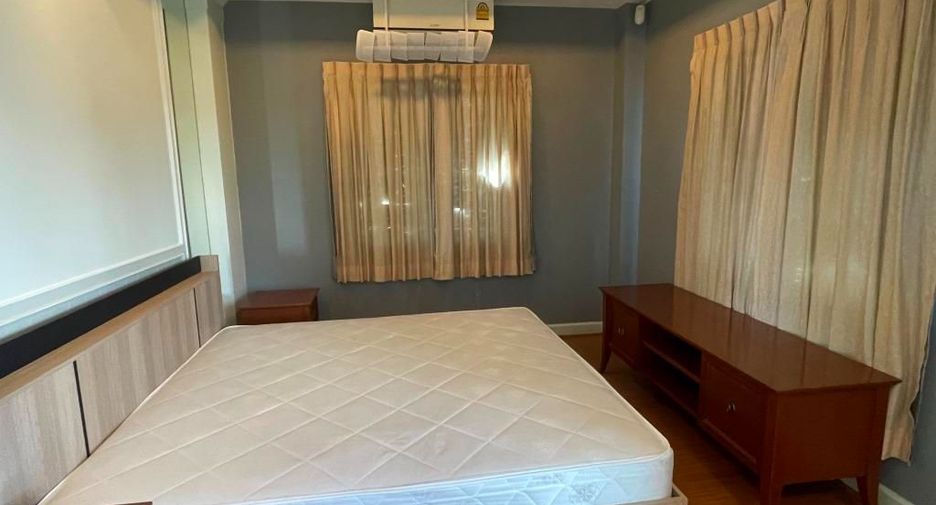 Casa en alquiler y en venta de 3 habitaciones en Lat Krabang, Bangkok