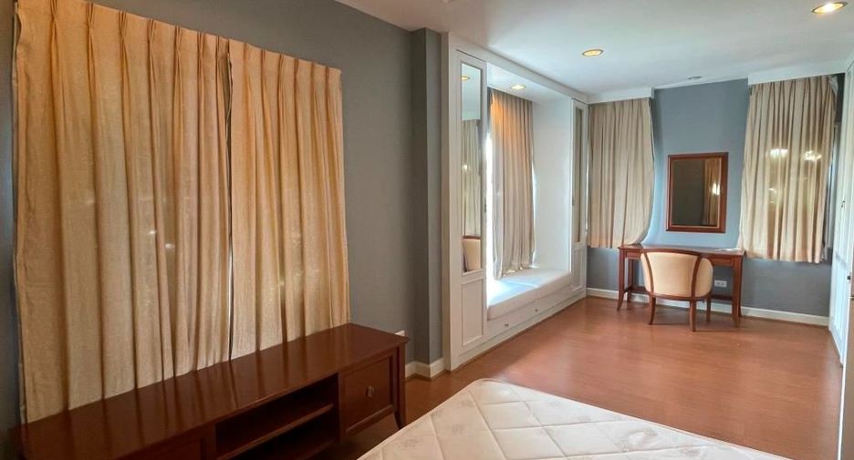 Casa en alquiler y en venta de 3 habitaciones en Lat Krabang, Bangkok