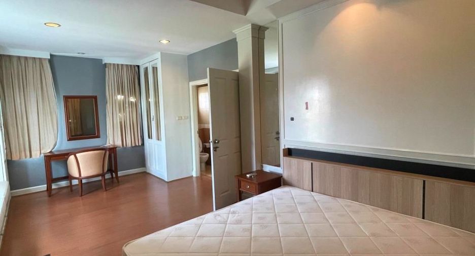 Casa en alquiler y en venta de 3 habitaciones en Lat Krabang, Bangkok