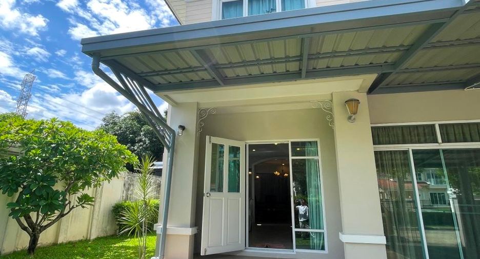 Casa en alquiler y en venta de 3 habitaciones en Lat Krabang, Bangkok