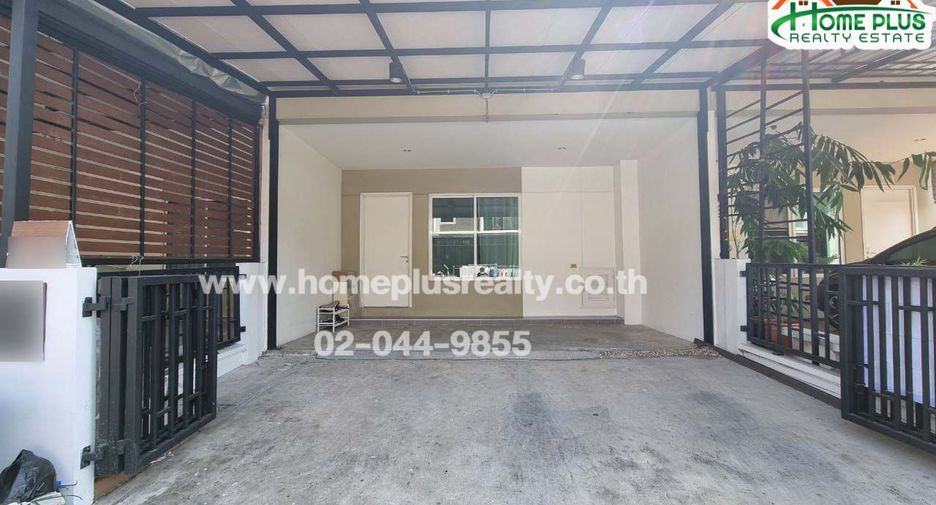 For sale 2 bedrooms townhouse in Mueang Pathum Thani, Pathum Thani