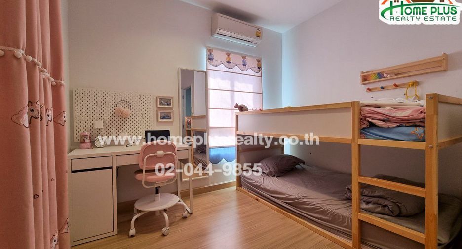 For sale 2 bedrooms townhouse in Mueang Pathum Thani, Pathum Thani