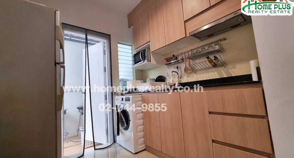 For sale 2 bedrooms townhouse in Mueang Pathum Thani, Pathum Thani