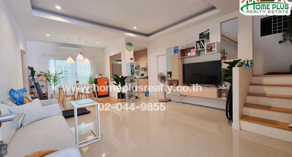 For sale 2 bedrooms townhouse in Mueang Pathum Thani, Pathum Thani