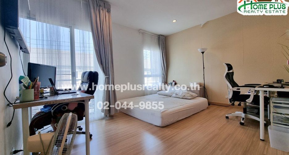 For sale 2 bedrooms townhouse in Mueang Pathum Thani, Pathum Thani