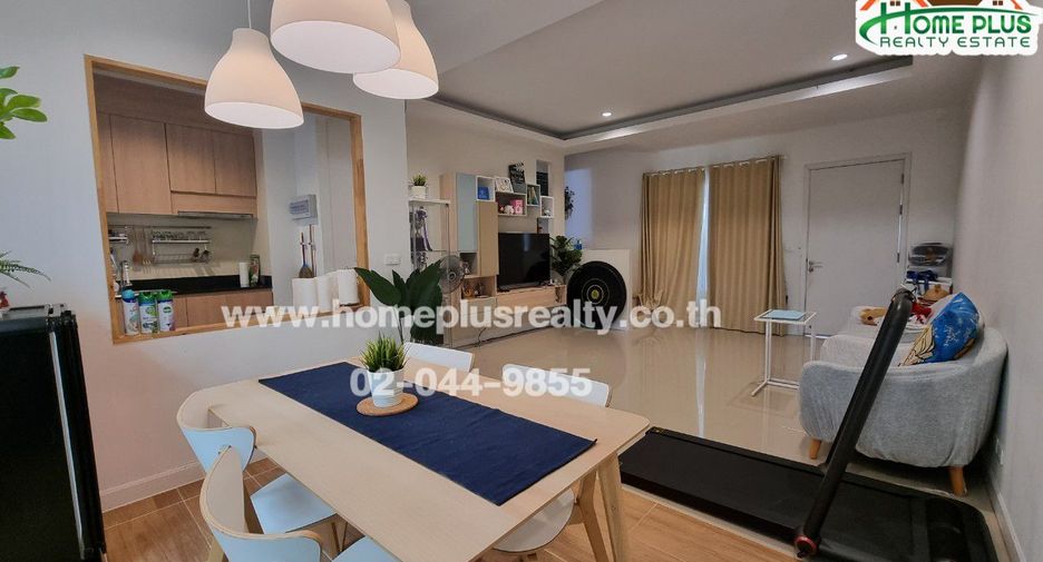 For sale 2 bedrooms townhouse in Mueang Pathum Thani, Pathum Thani